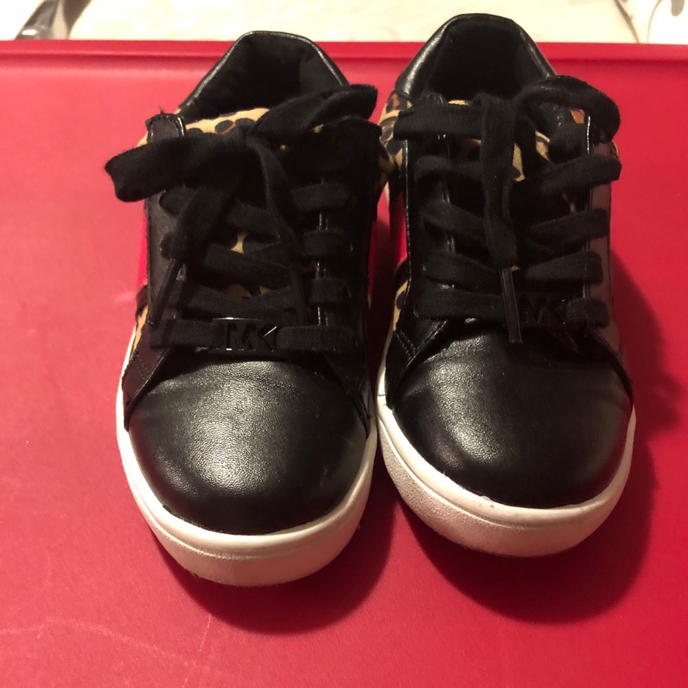 Michael Kors girl sneakers Sz 1